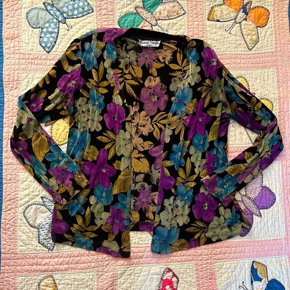 Vintage 80’s, floral cardigan 🪻